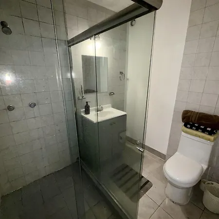 Cozy Private Room & Bath 10 Min To Wtc-Fast Wi-Fi & Breakfast - Easy Stadium Access