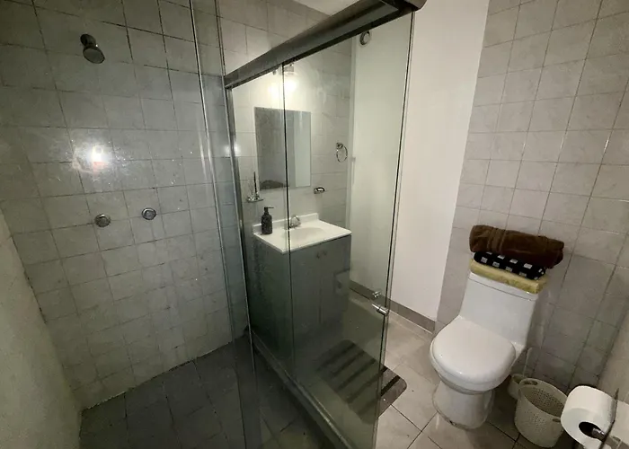 Frühstückspension Cozy Private & Bath 10 Min To Wtc-fast Wi-fi & Breakfast - Easy Stadium Access *